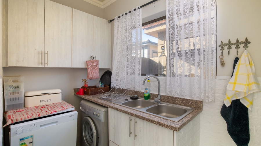 2 Bedroom Property for Sale in Dana Bay Western Cape